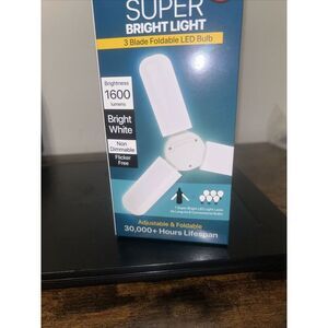 Illumina Super Bright Light 3 Blade Foldable LED Bulb